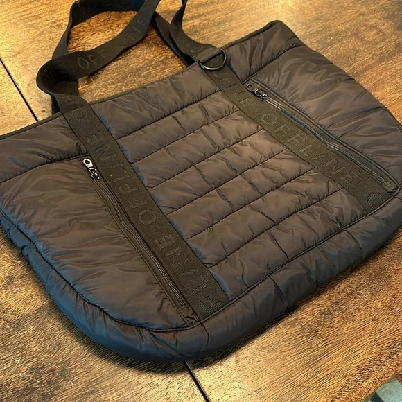 Offline by Aerie Quilted Bag - Picture 4 of 10